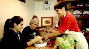 «Lurra, lana, izana» La voz de las mujeres baserritarras de Usurbil (Vídeo)